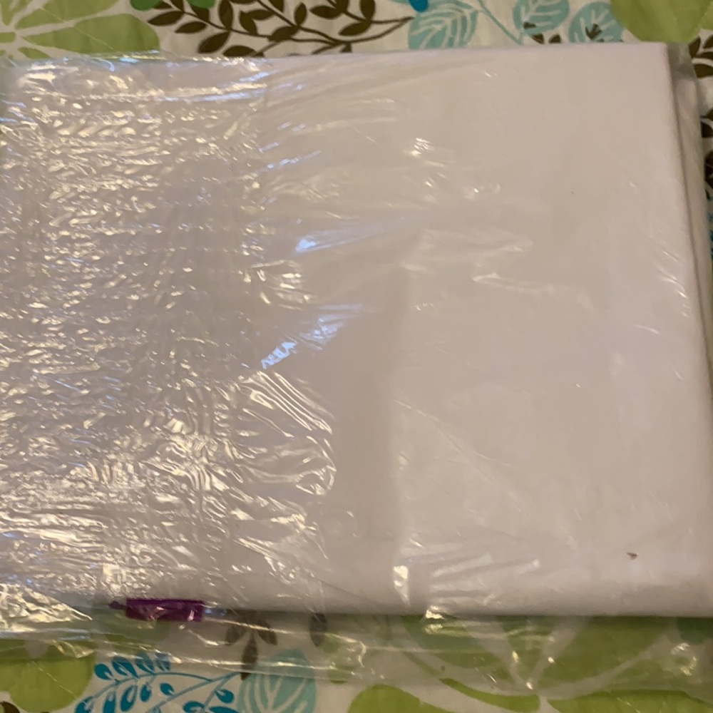 Twin Flat White Sheet - Picture 3 of 3